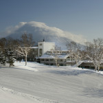 2-view-of-hotel-from-the-hill