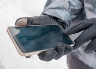 5 ski and snowboard gloves for phone addicts taking pow selfies