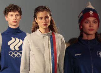 Putin tells Russian athletes to ignore scandal