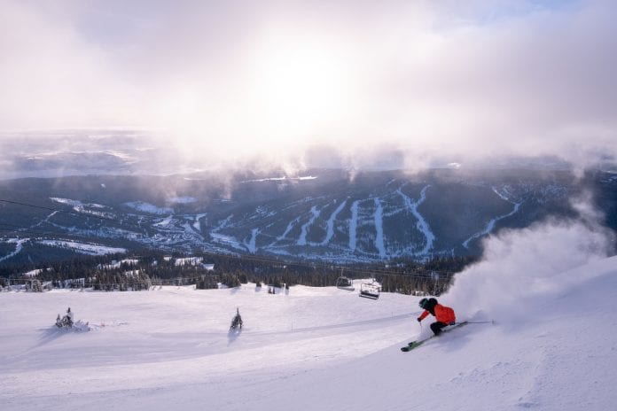 skiing at sun peaks resort