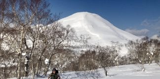 A beginners guide to split boarding in the backcountry Splitboarding backcountry Japan