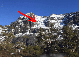 Video: 2 skiers conquered this couloir on Cradle Mountain in Tasmania cradle mountain east face