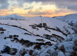 Hotham and Falls Creek close chairlifts for five day lockdown