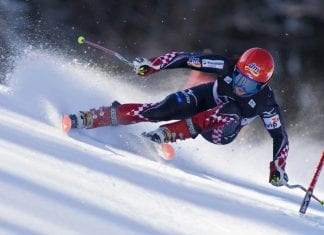 The truth about knee pain and skiing, it’s not what you think ski racing
