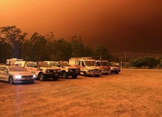 Visitors to Hotham and Falls Creek advised to leave due to bushfires
