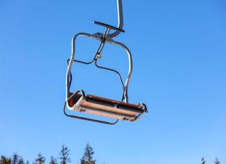 Victoria goes into 7 day lockdown, ski resorts to close again