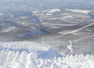 Hakkoda ski resort and beyond, the best of Aomori in Japan