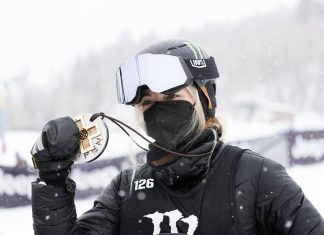 Kiwi Zoi Sadowski-Synnott takes X Games Slopestyle GOLD