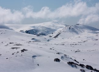 The man skiing the length of the Aussie alps in one 600km traverse!