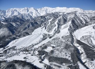 Australian 22-year-old snowboarder dies in ski lift accident in Japan